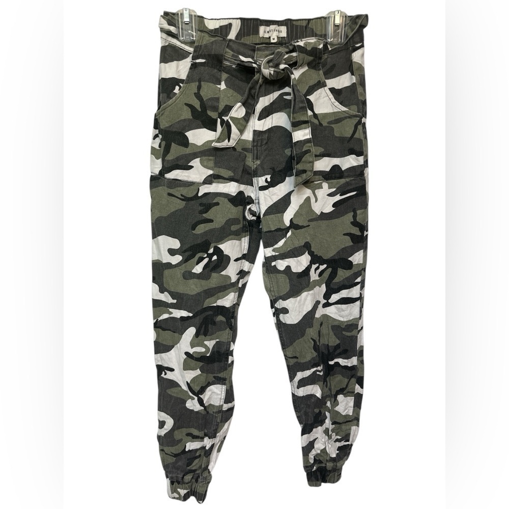 Almost Famous Camo Belted Twill Joggers Womens Size Medium